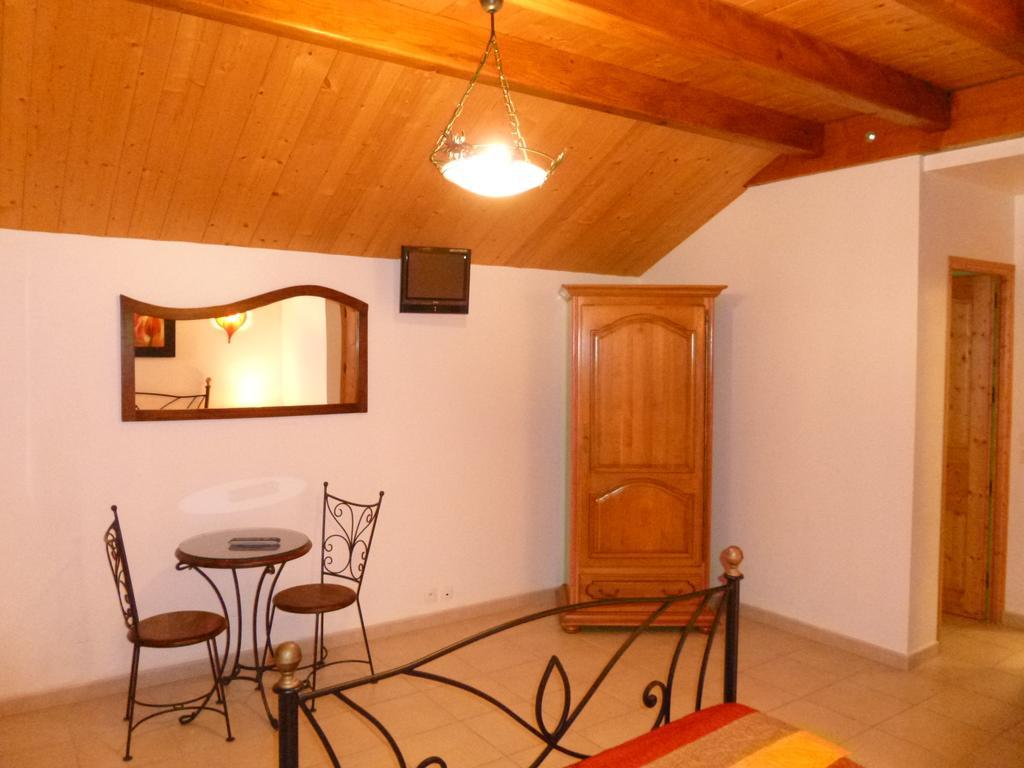 Ferme Auberge Du Bessard อัลวาร์ ภายนอก รูปภาพ